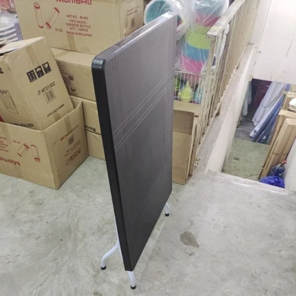 Foldable Plastic Dining Table